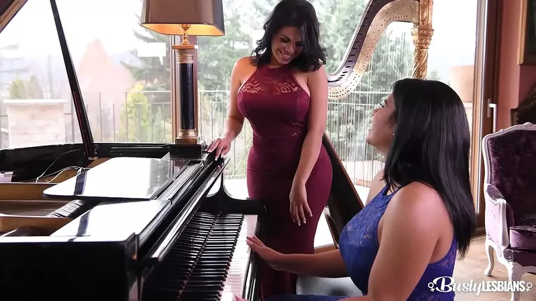 Latina Lesbian, Lesbian Big Boobs